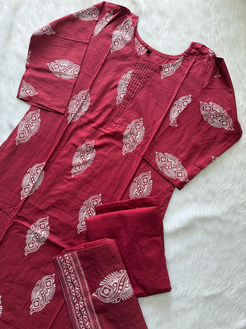 Red Cotton Printed Round Neck Kurti Pant & Dupatta Set