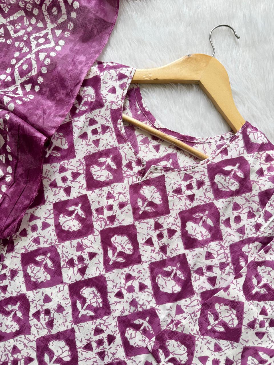 Purple Geometric Printed Cotton Kurti Pant & Dupatta Set