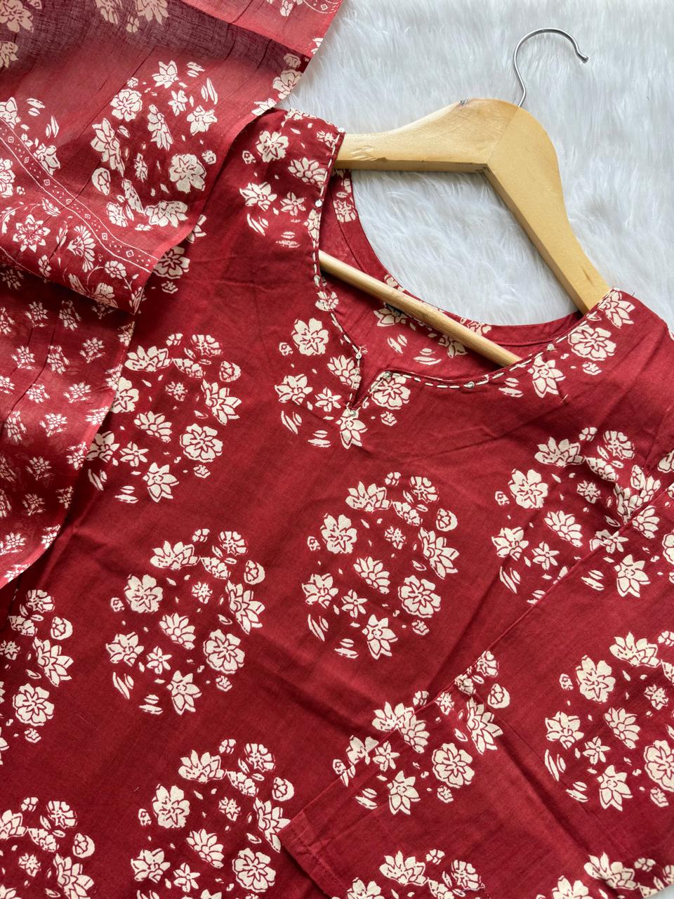 Maroon Floral Printed Cotton Kurti Pant & Dupatta Set