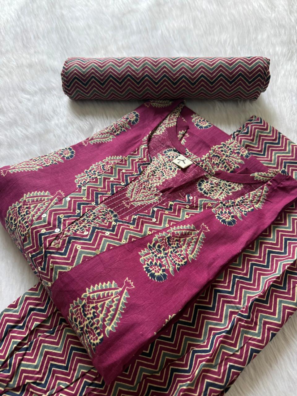 Round Neck Floral Printed Cotton Kurti Pant Dupatta Set - Magenta Purple