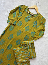 Olive Green Round Notch Neck Leaf Printed Cotton Kurti Pant Dupatta Set