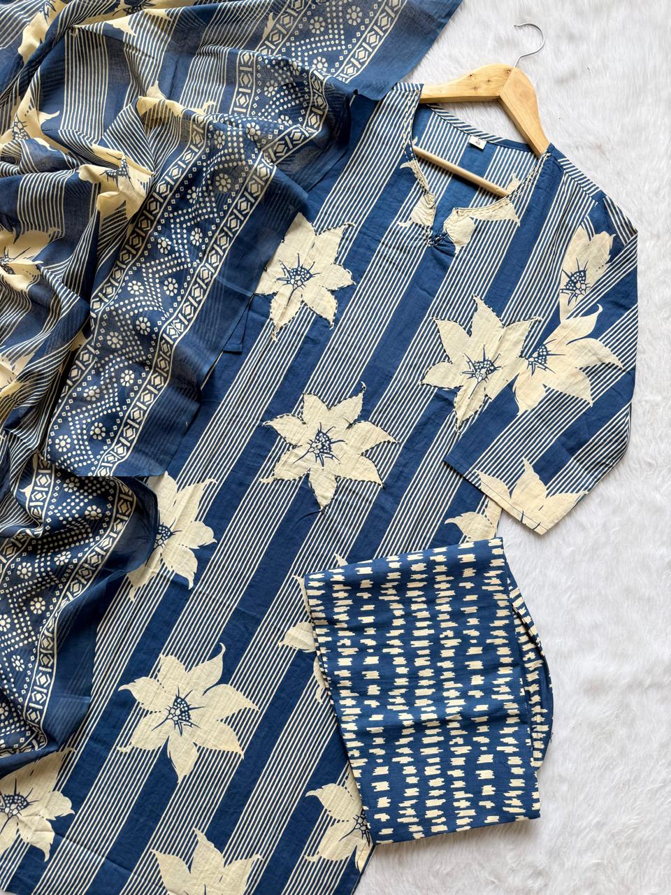 Blue Round Neck Floral Striped Printed Cotton Kurti Pant Dupatta Set