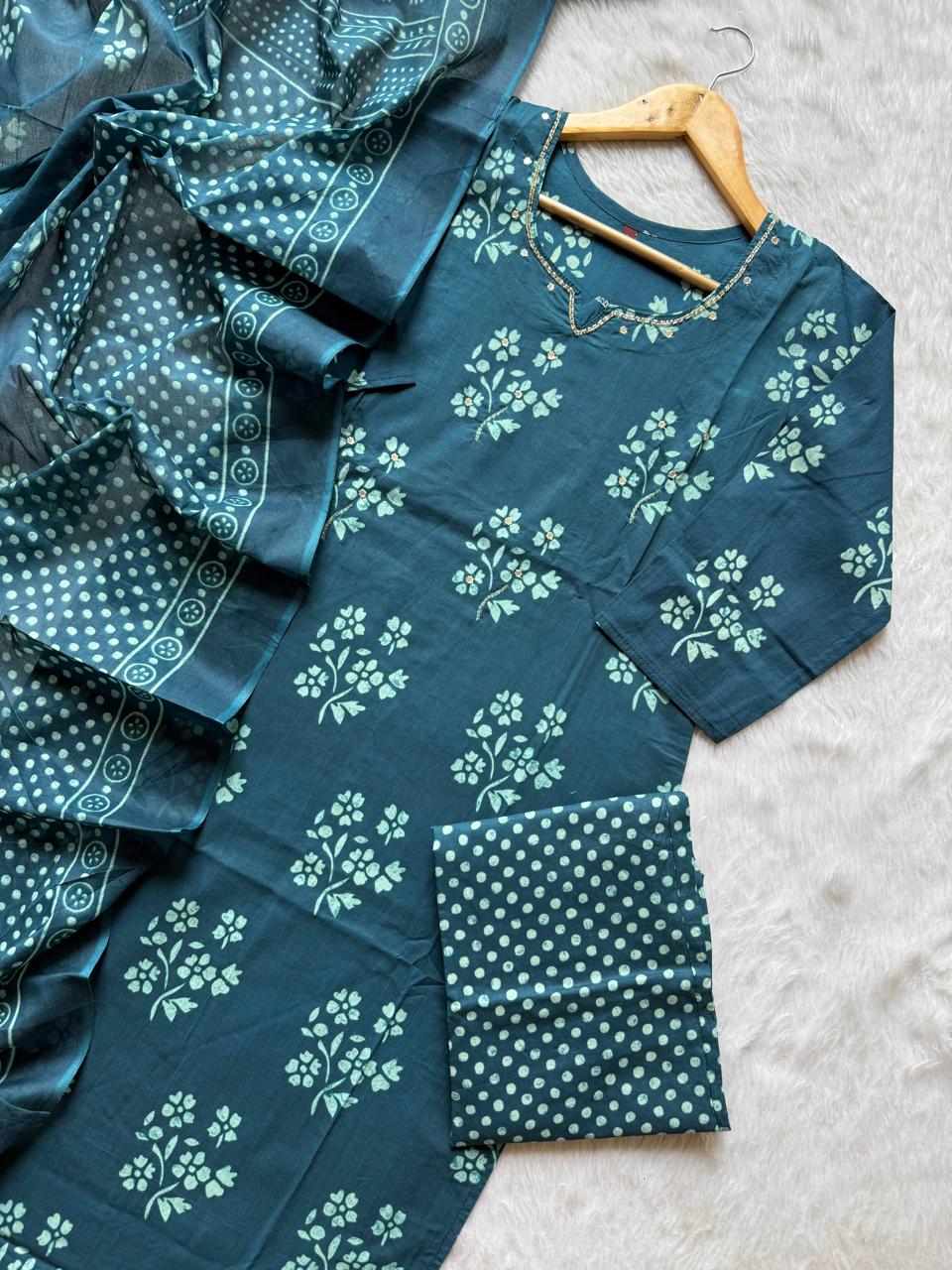 Floral Printed Mirror Work V-Notch Neck Cotton Kurti Pant Dupatta Set - Teal Blue