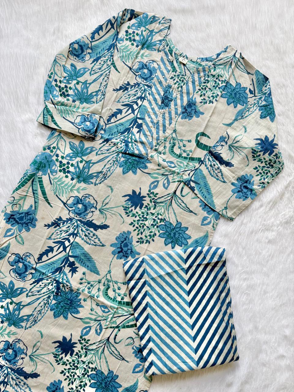 Off White & Royal Blue Floral Print Cotton V-Neck Kurti Pant Set