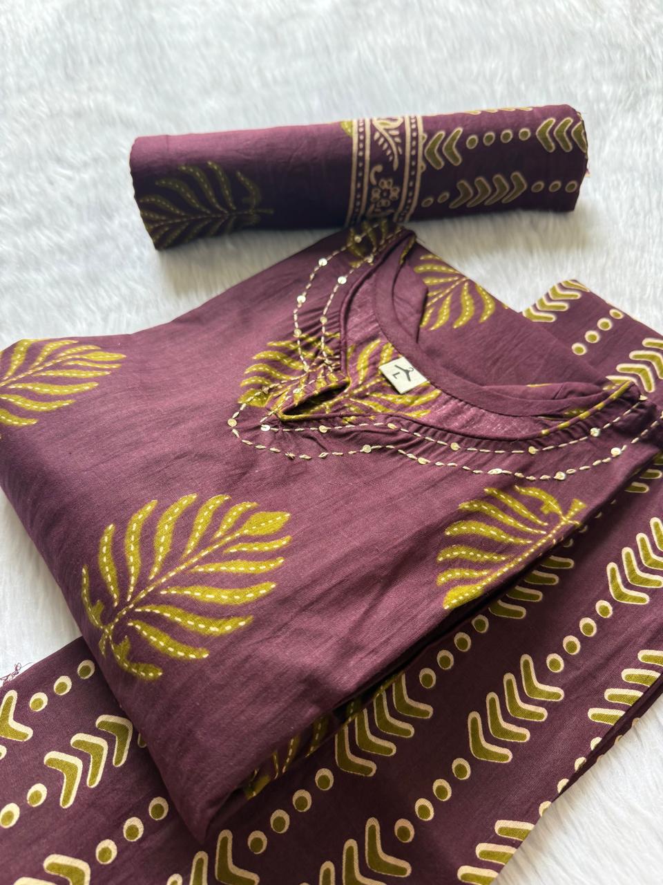 Round Neck Leaf Printed Cotton Kurti Pant Dupatta Set - Wine Purple
