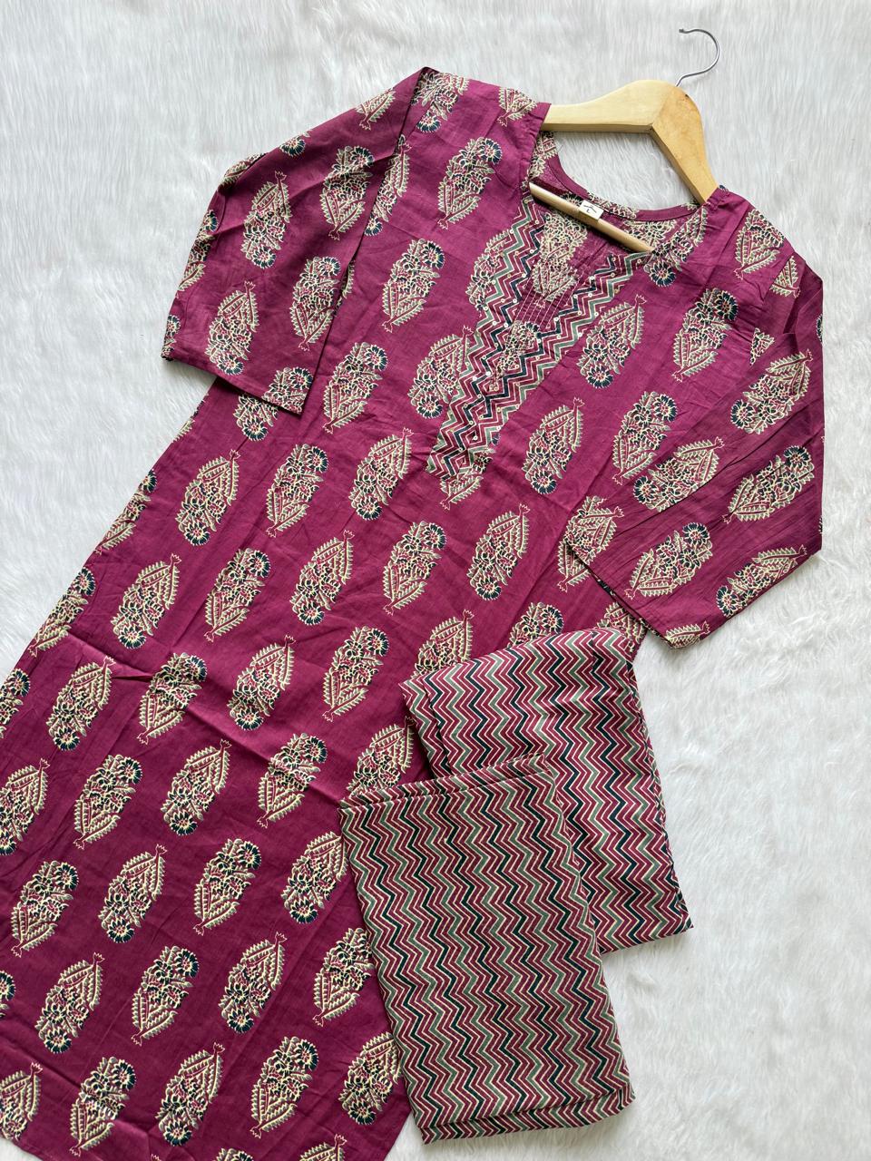 Round Neck Floral Printed Cotton Kurti Pant Dupatta Set - Magenta Purple
