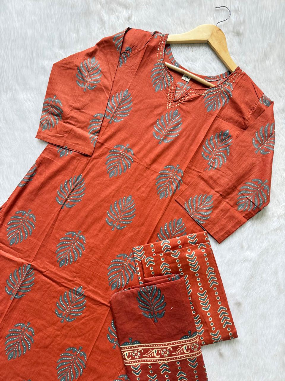 Round Neck Leaf Printed Cotton Kurti Pant Dupatta Set - Rust Orange