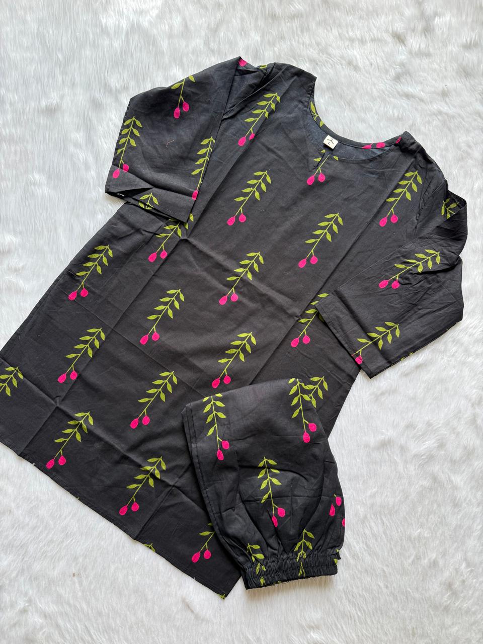 Black Printed Short Kurti Pant Set with Pink Floral Motifs